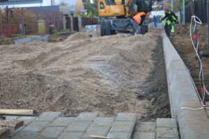 Roboty Ziemne Gravel - Usługi Brukarskie - Wynajem Maszyn Budowlanych - Transport Materiałów Sypkich